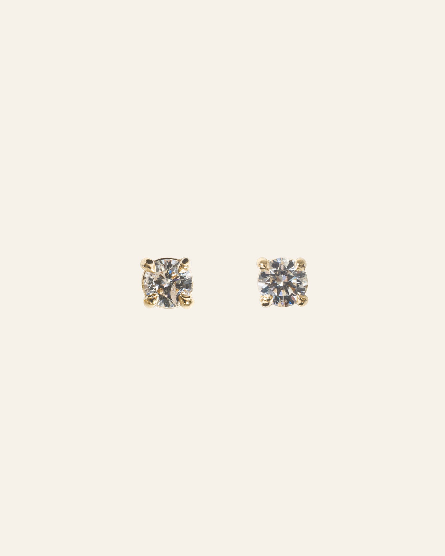Round Diamond Stud Earrings