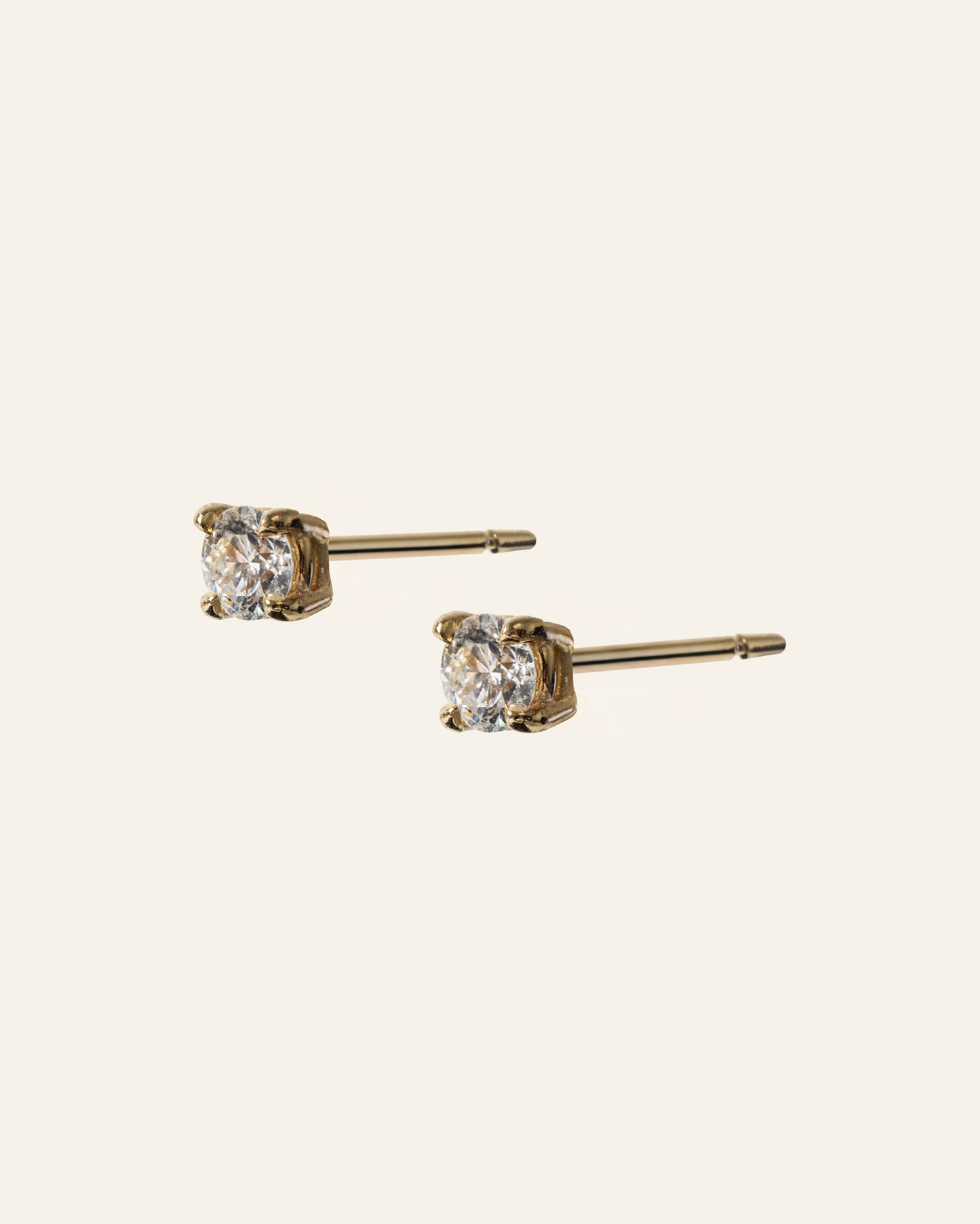 Round Diamond Stud Earrings