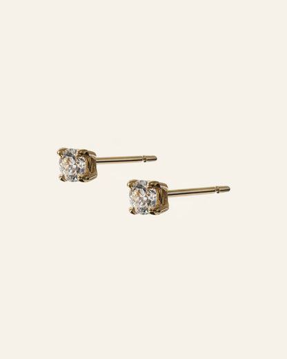 Round Diamond Stud Earrings